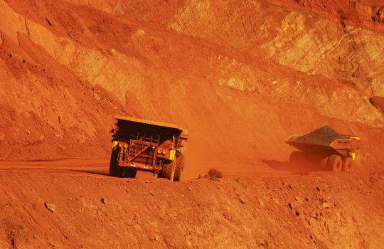 BHP Billiton aumentar produccin de mineral de hierro y cobre mientras recortar la de petrleo