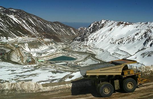 Anglo American logra acuerdo con sindicatos de Los Bronces que pone trmino a huelga