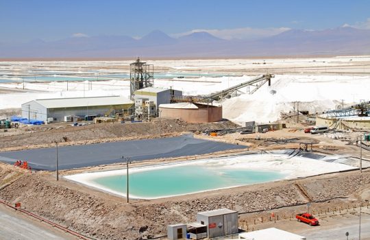 Compaa china Tianqi Lithium concreta compra del 2% de SQM