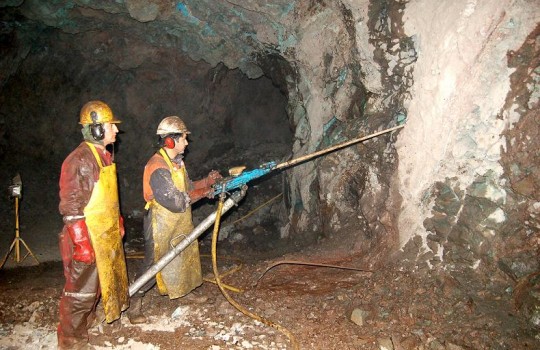 Pequeños mineros piden aprovechar alza en precio del cobre y colocar producción a precio futuro