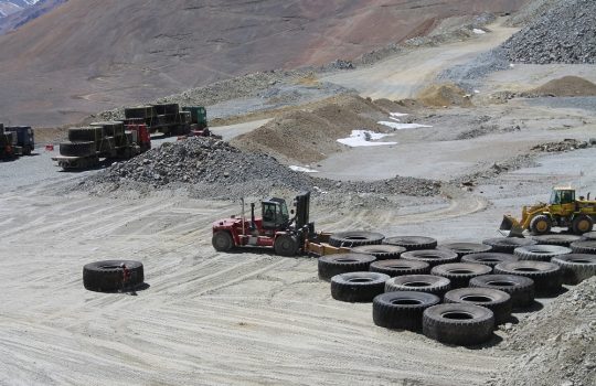 Minera Los Pelambres concluye el retiro de neumáticos del botadero Cerro Amarillo