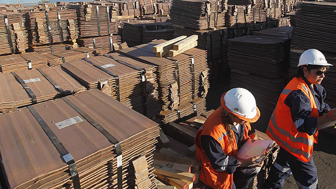 Nerviosismo en mercados: Cobre cae 1,31% y cierra la semana con fuerte baja