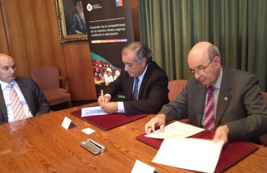 Cochilco y Universidad Católica de Valparaíso firmaron convenio para investigación conjunta