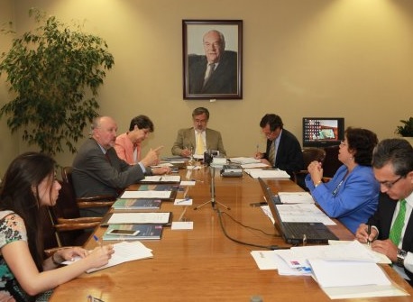 Senadores demandan medidas para rectificar precio de sustentación del cobre Senadores demandan medidas para rectificar precio de sustentación del cobre