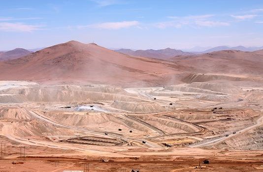 Trabajadores de Collahuasi inician paro